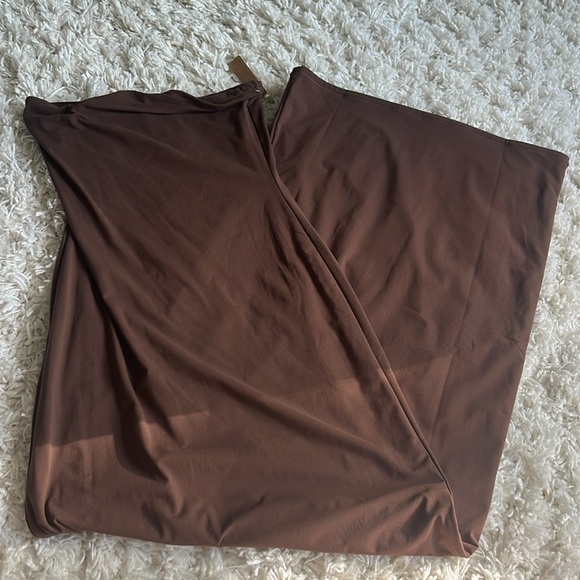 Skims strapless dress - Picture 2 of 4